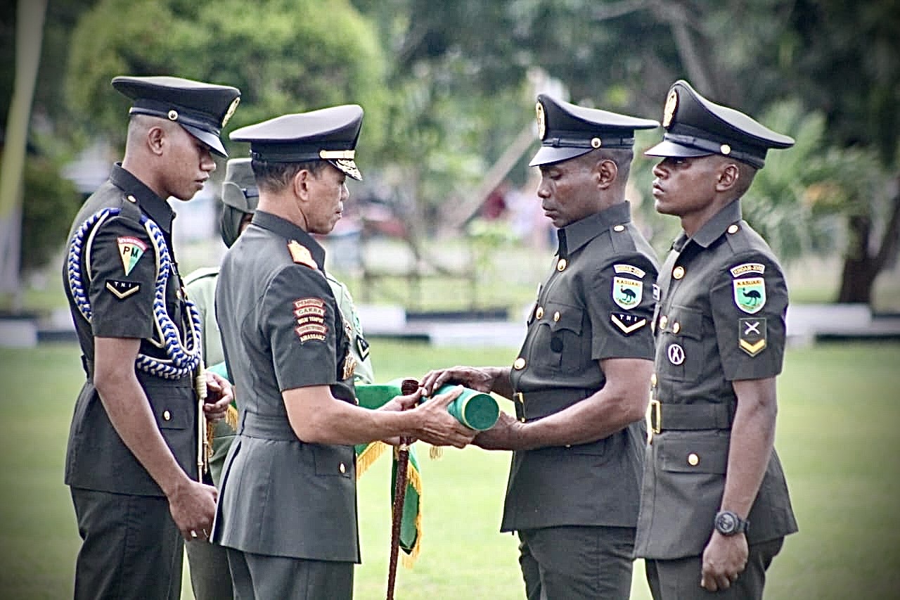 Pangdam XVIII/Ksr Tutup Dikmaba Inf TNI AD Gel II TA 2025 & Diktukba TNI AD Gel I TA 2026