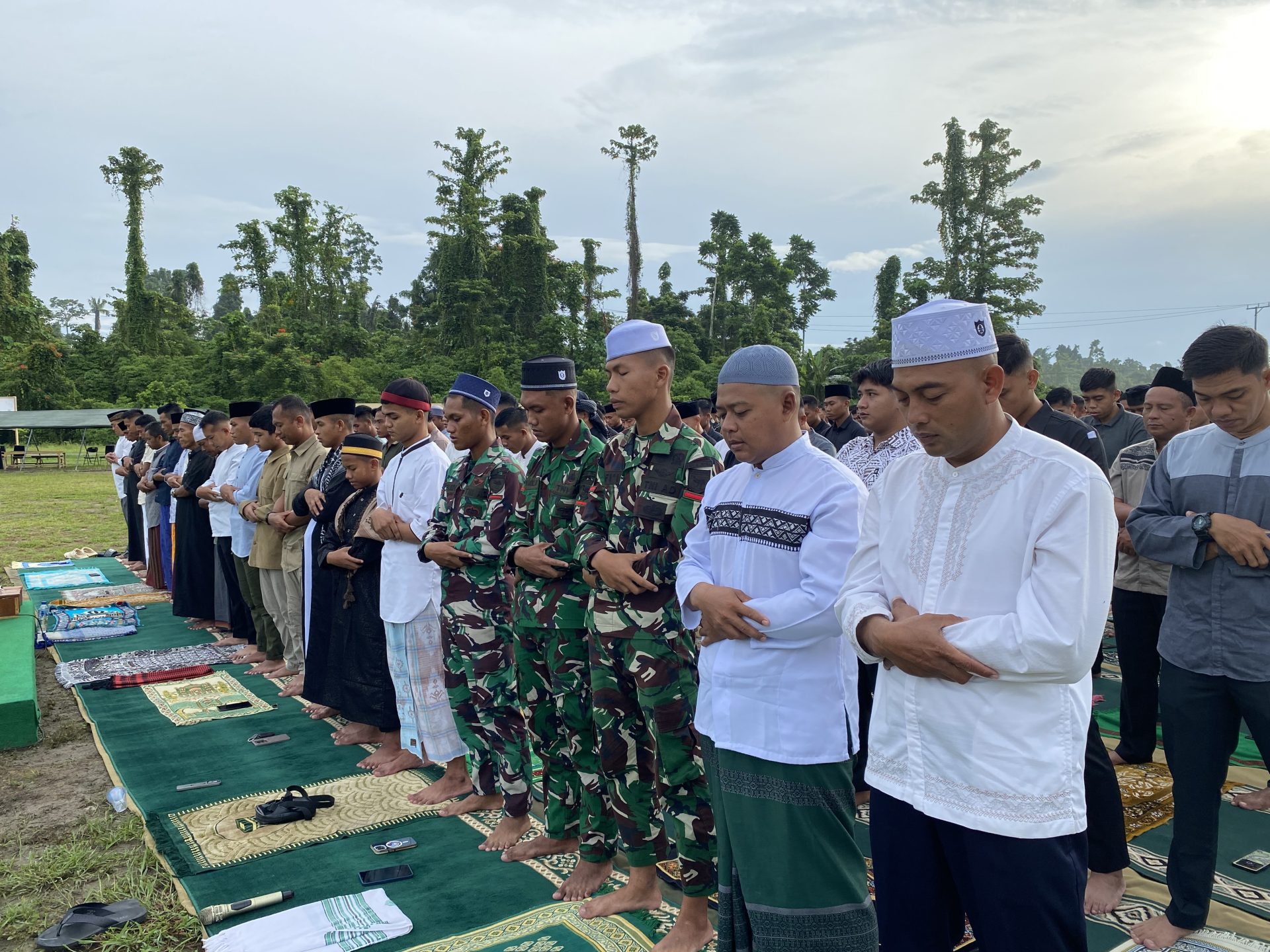 Rindam XVIII/Kasuari Gelar Shalat Idul Fitri 1 Syawal 1447 H Di Lapangan Mako Yonif TP 805/KSW.